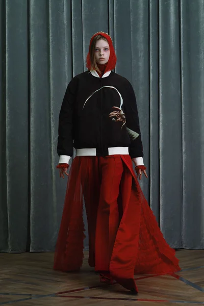 Look 15
